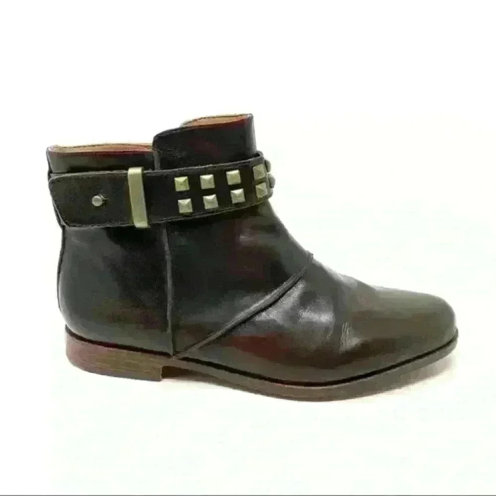 Earthies Chestnut brown gold Studded Treano Leather Bootie ankle boots sz 6.5